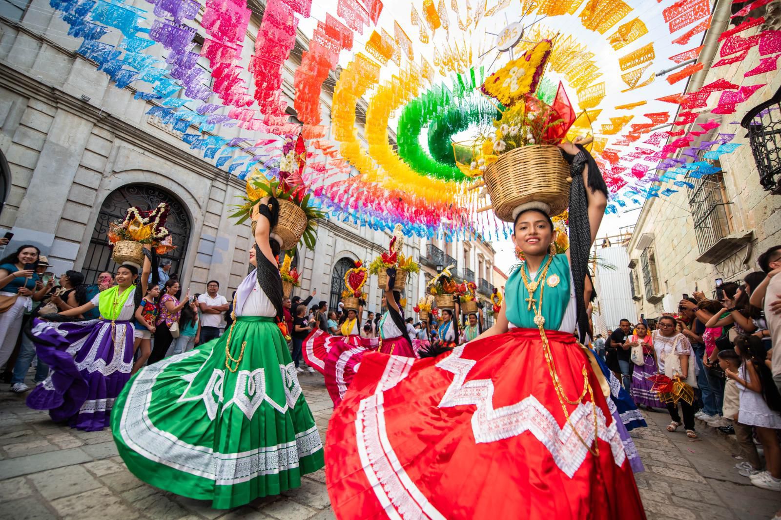 Guelaguetza-2024-el-pueblo-oaxaqueno